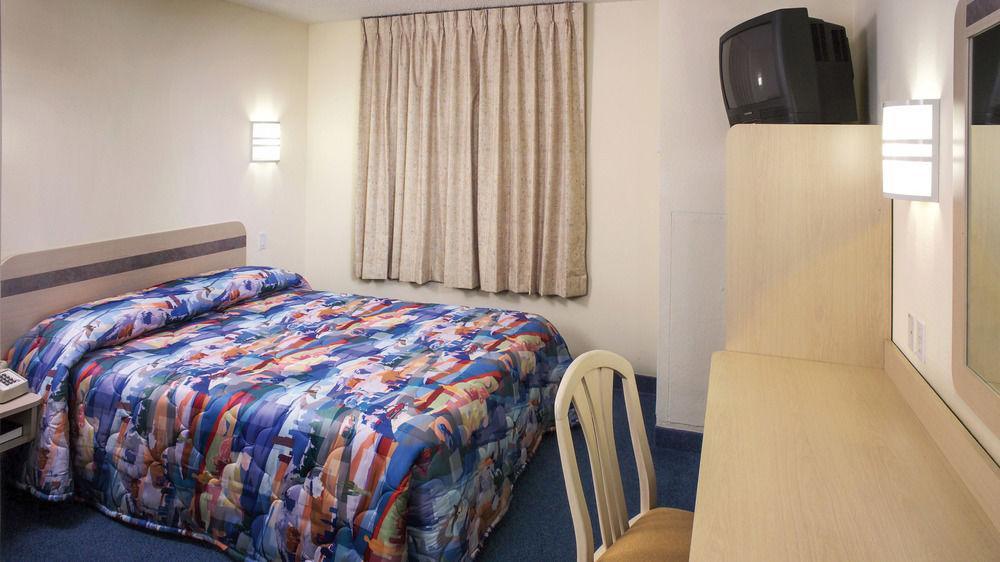 טופיקה Home 6 Motel מראה חיצוני תמונה